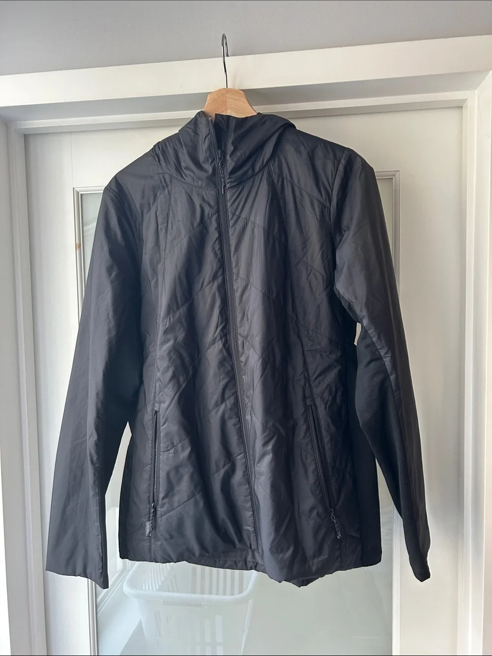 Icebreaker Black Women's MerinoLoft jacket. Excellent used condition. - Picture 1 of 4
